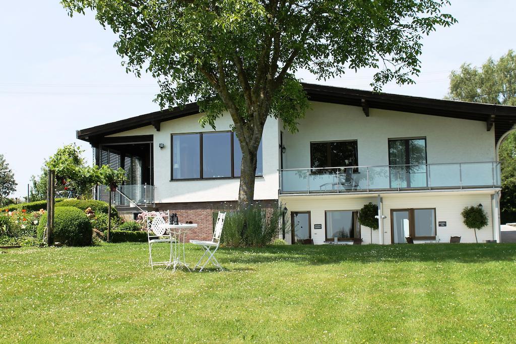 Ferienwohnungen Eifelblick Lutzerath Ngoại thất bức ảnh