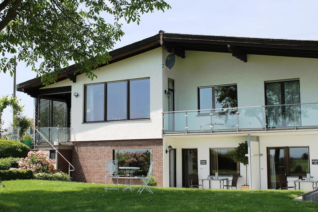 Ferienwohnungen Eifelblick Lutzerath Ngoại thất bức ảnh